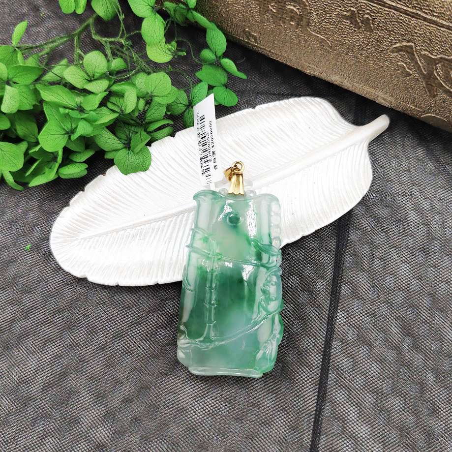 翡翠冰飄綠花墜