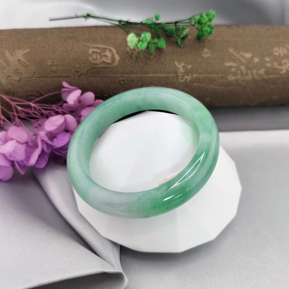 翡翠A貨冰綠手鐲18.3圍