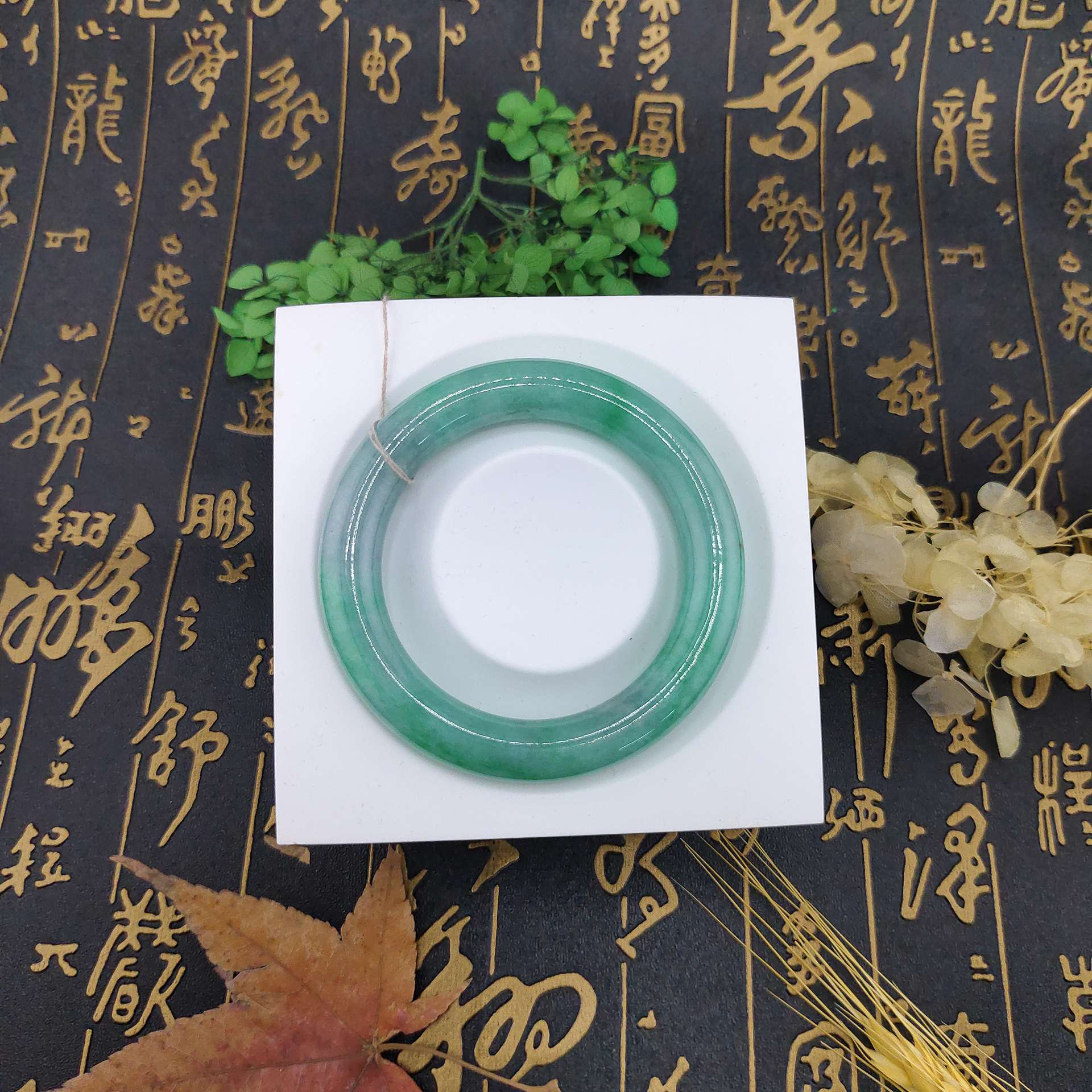 翡翠A貨滿綠圓骨鐲17.5圍